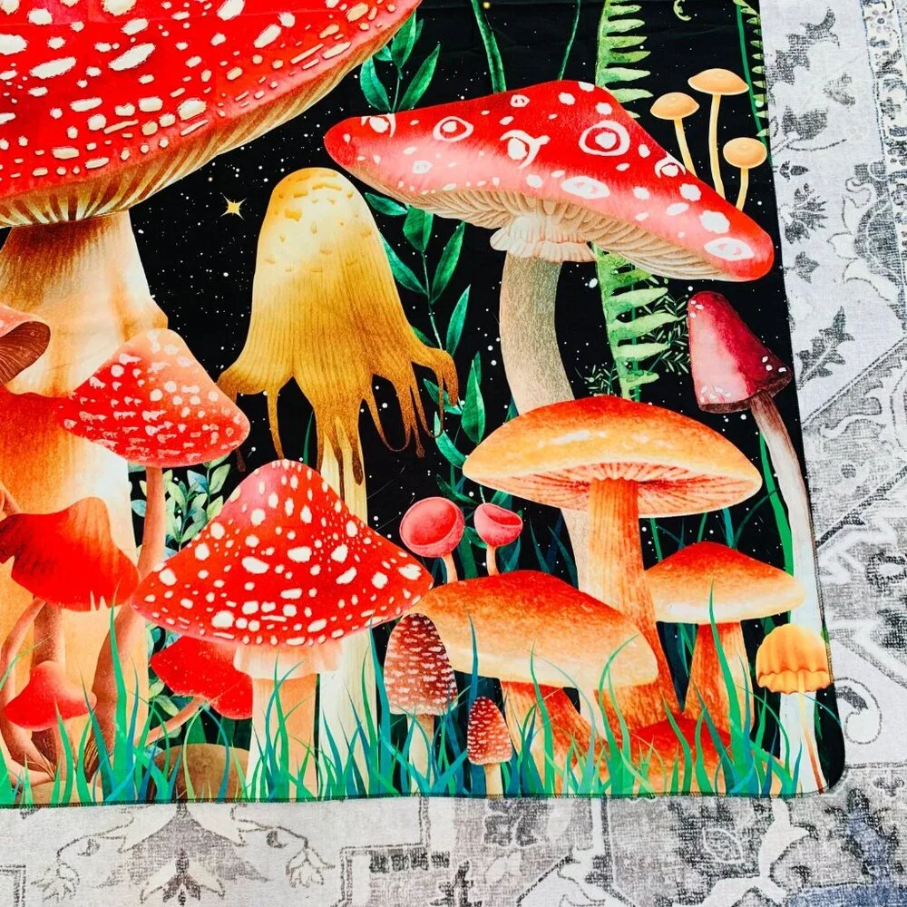 Retro Style Mushroom Wall Hanging Moon Stars Tapestry Colorful Bedding Cover